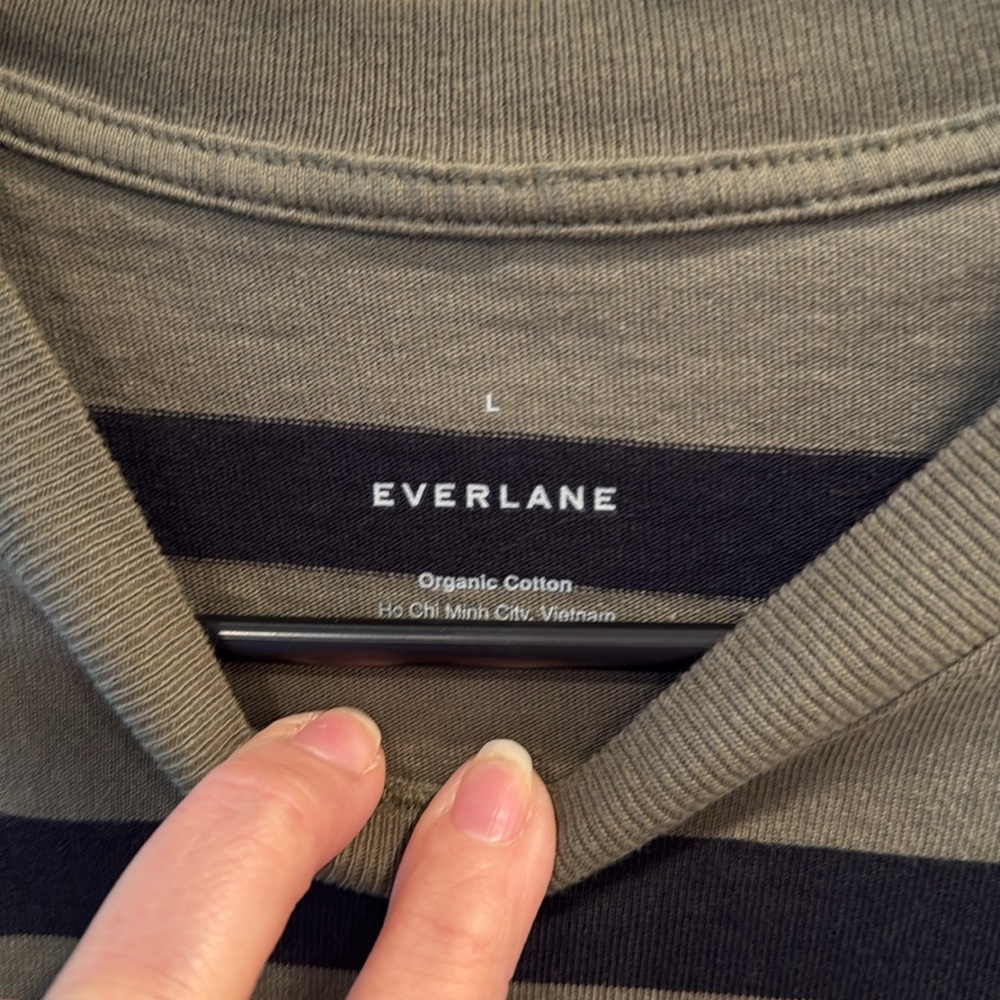 Everlane Green and Black Short Sleeve Tee - Picture 2 of 4
